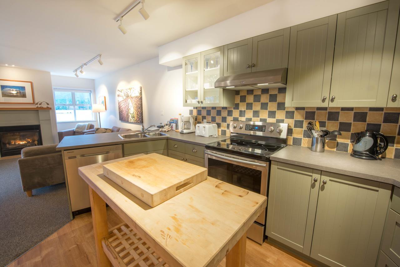 Luxury 2Br Oceanfront Condo By Onlybc 201 Tofino Buitenkant foto