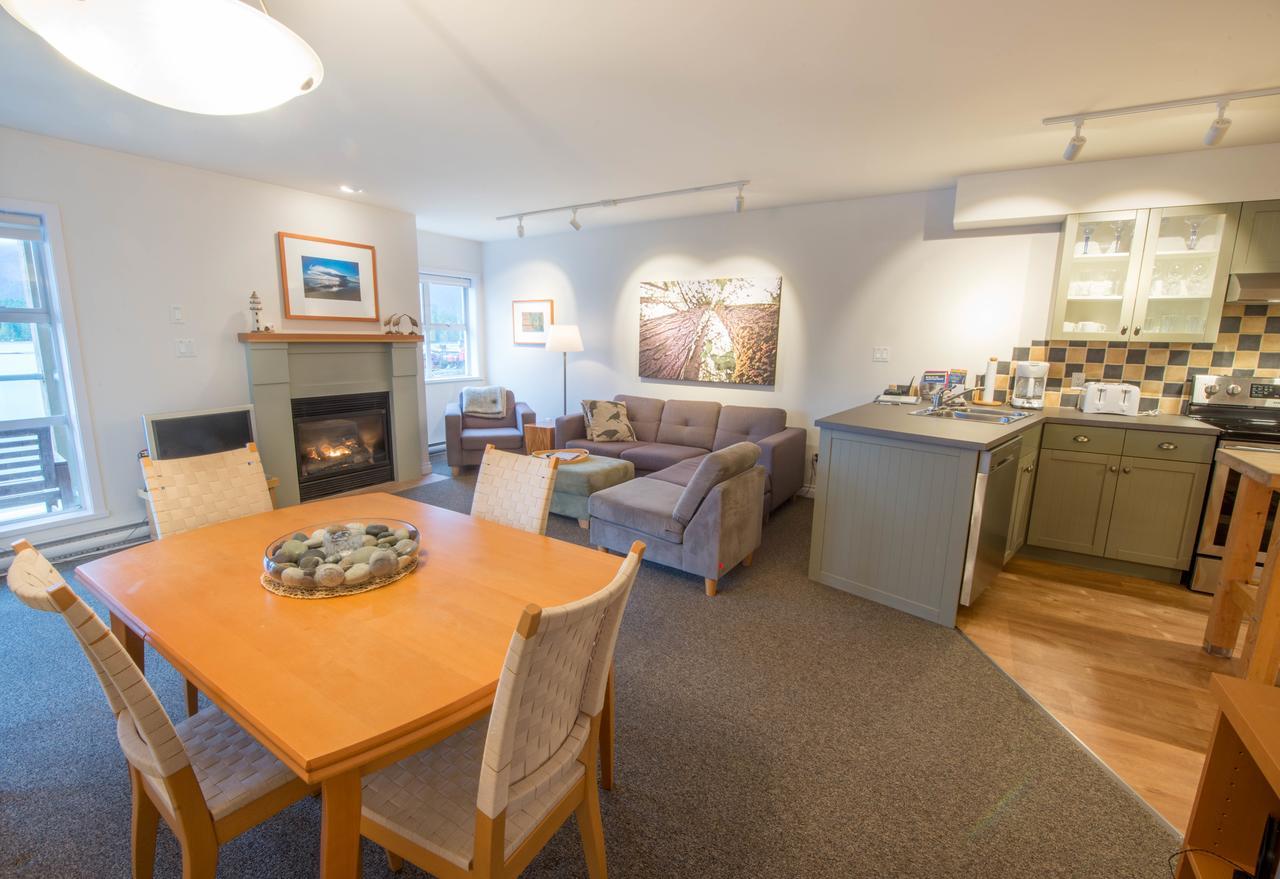 Luxury 2Br Oceanfront Condo By Onlybc 201 Tofino Buitenkant foto